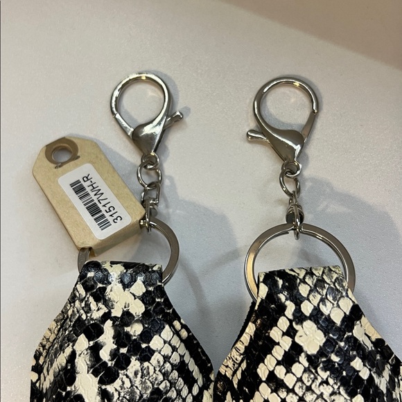 Crystal Avenue Snake Print Hand Sanitizer Holder Keychain - Picture 8 of 10